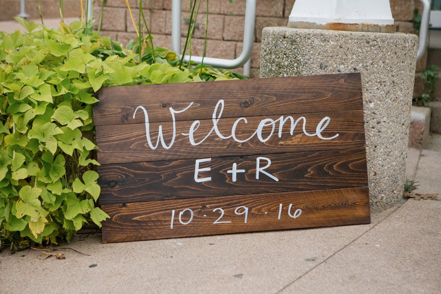 Boho Gray, Blue, & Red Illinois Wedding via TheELD.com