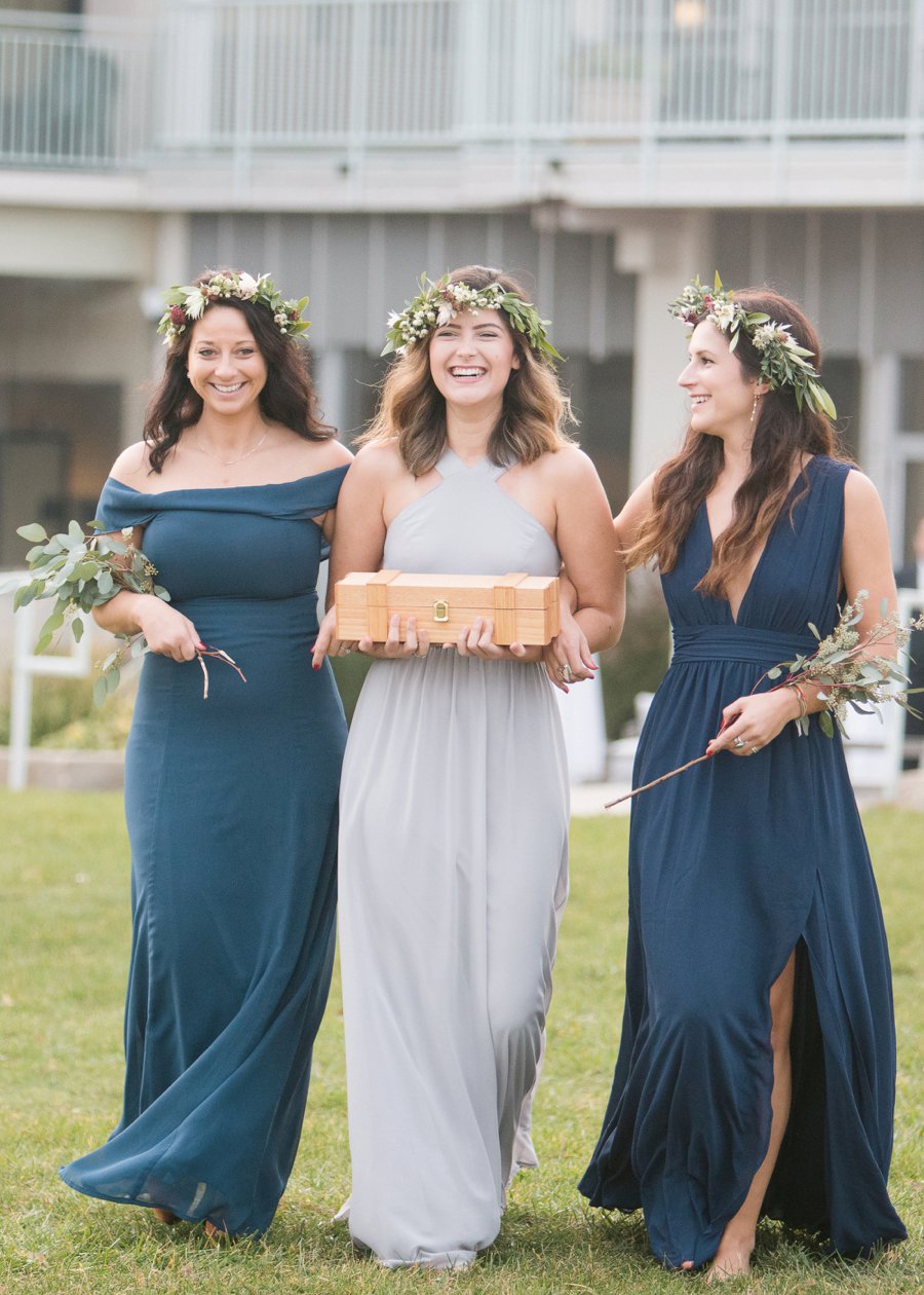 Boho Gray, Blue, & Red Illinois Wedding via TheELD.com