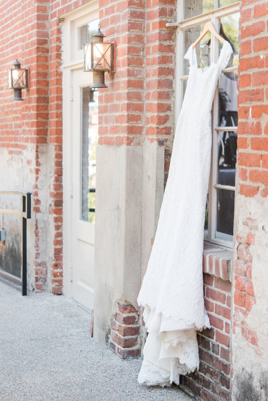 Blush & Grey Tennessee Wedding via TheELD.com