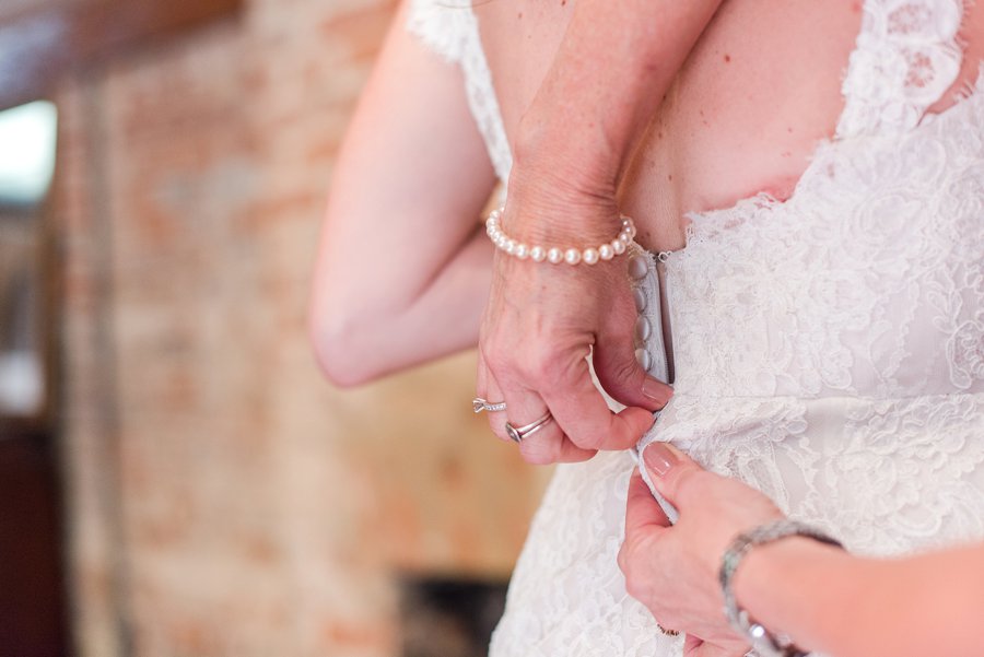 Blush & Grey Tennessee Wedding via TheELD.com