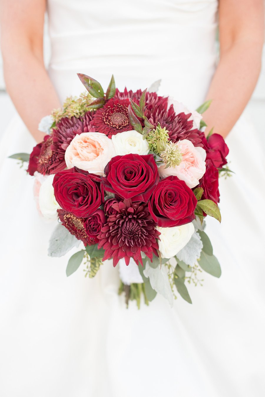 A Southern Pink & Red North Carolina Wedding via TheELD.com