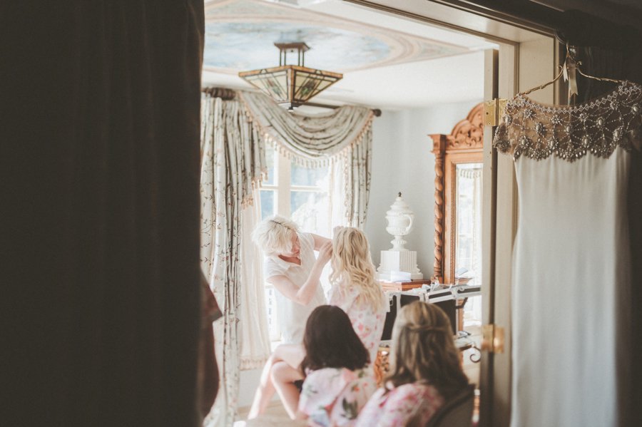 A Blush & White Classic Vintage Pennsylvania Wedding via TheELD.com