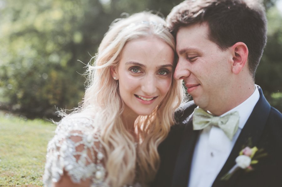 A Blush & White Classic Vintage Pennsylvania Wedding via TheELD.com