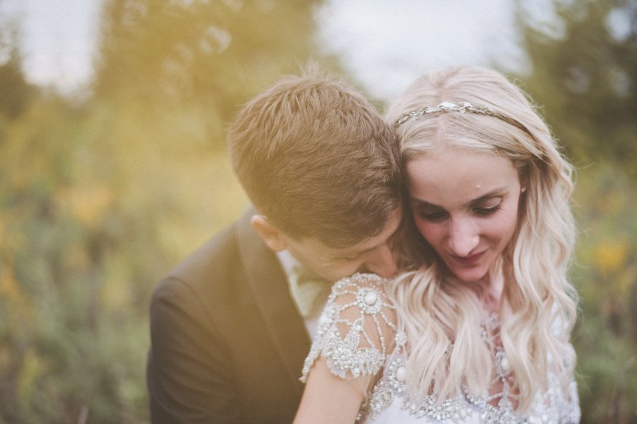 A Blush & White Classic Vintage Pennsylvania Wedding via TheELD.com