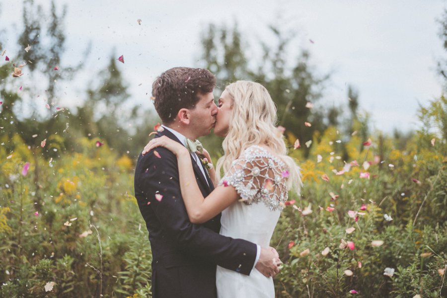 A Blush & White Classic Vintage Pennsylvania Wedding via TheELD.com