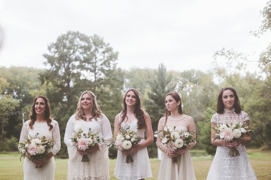 A Blush & White Classic Vintage Pennsylvania Wedding via TheELD.com