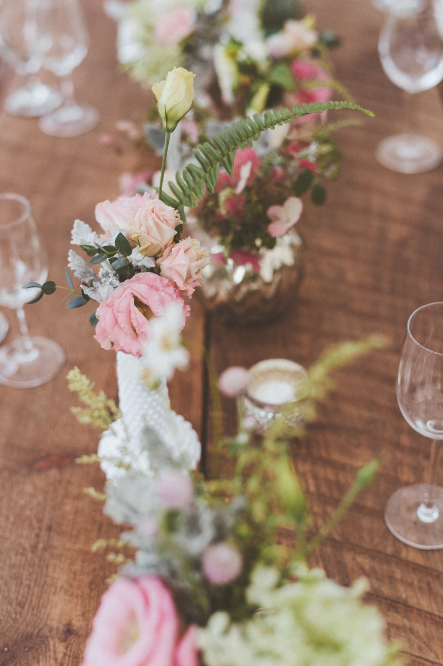 A Blush & White Classic Vintage Pennsylvania Wedding via TheELD.com