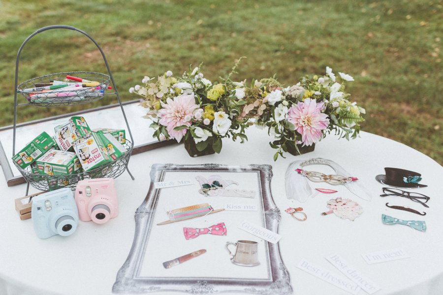 A Blush & White Classic Vintage Pennsylvania Wedding via TheELD.com