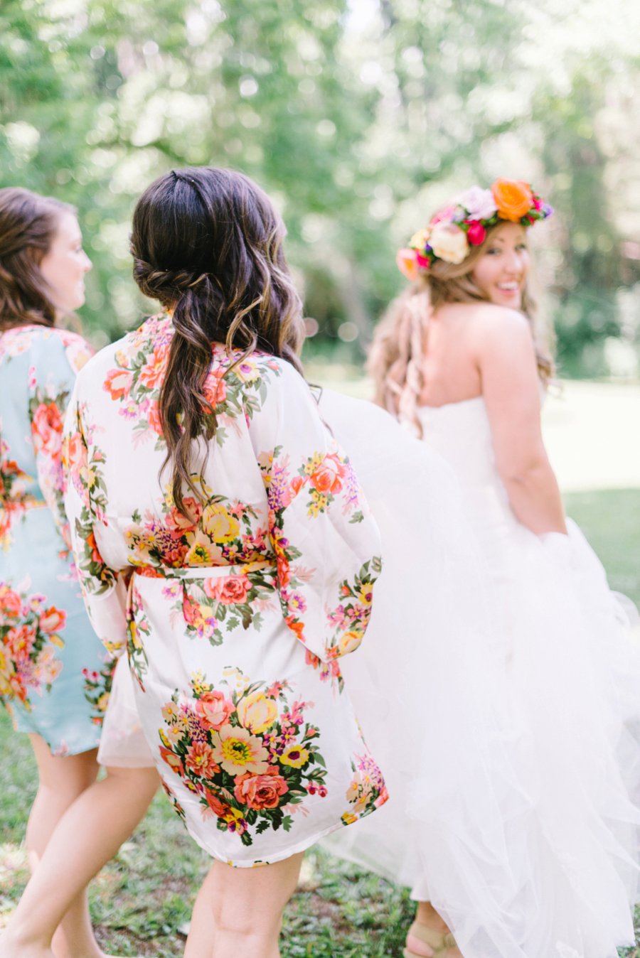 A Colorful Plantation Style Alabama Wedding via TheELD.com