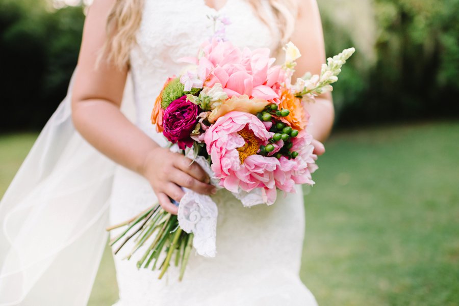 A Colorful Plantation Style Alabama Wedding via TheELD.com