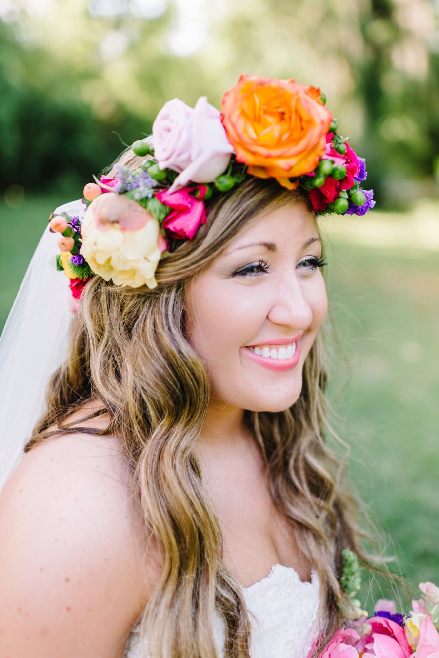 A Colorful Plantation Style Alabama Wedding via TheELD.com