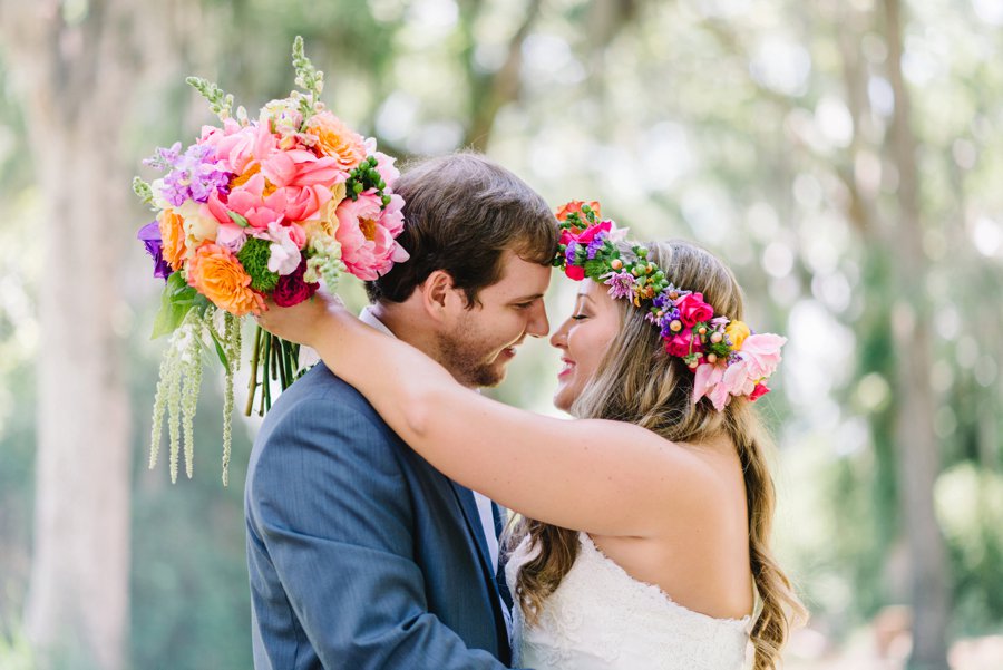 A Colorful Plantation Style Alabama Wedding via TheELD.com