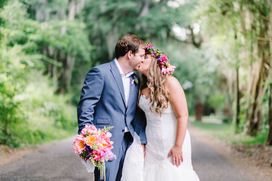 A Colorful Plantation Style Alabama Wedding via TheELD.com