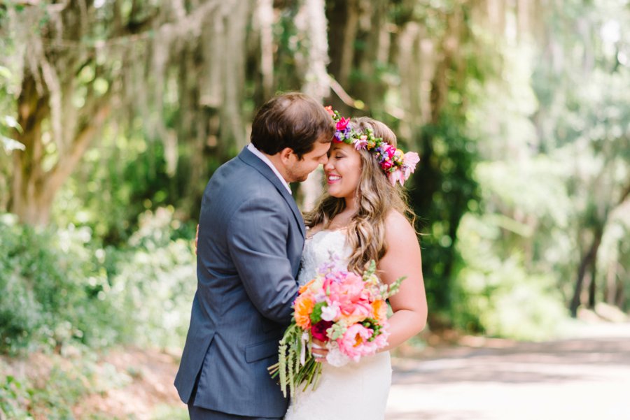 A Colorful Plantation Style Alabama Wedding via TheELD.com