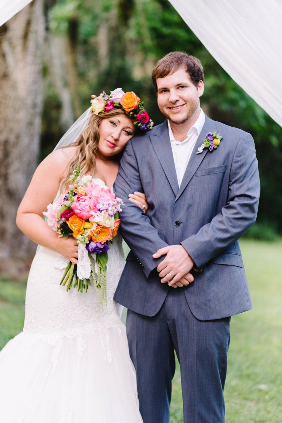 A Colorful Plantation Style Alabama Wedding via TheELD.com