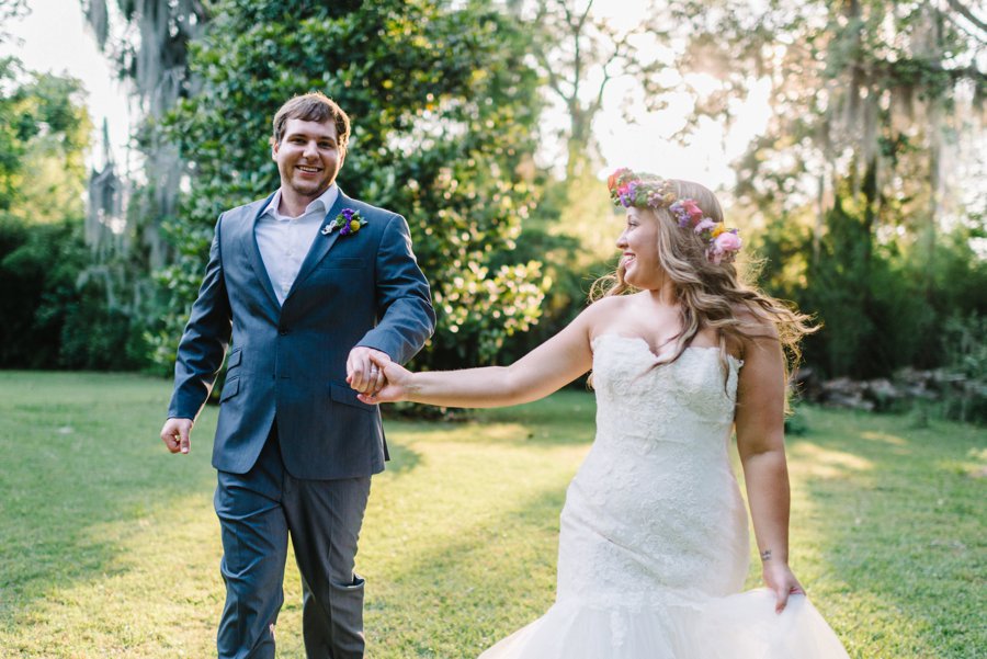 A Colorful Plantation Style Alabama Wedding via TheELD.com