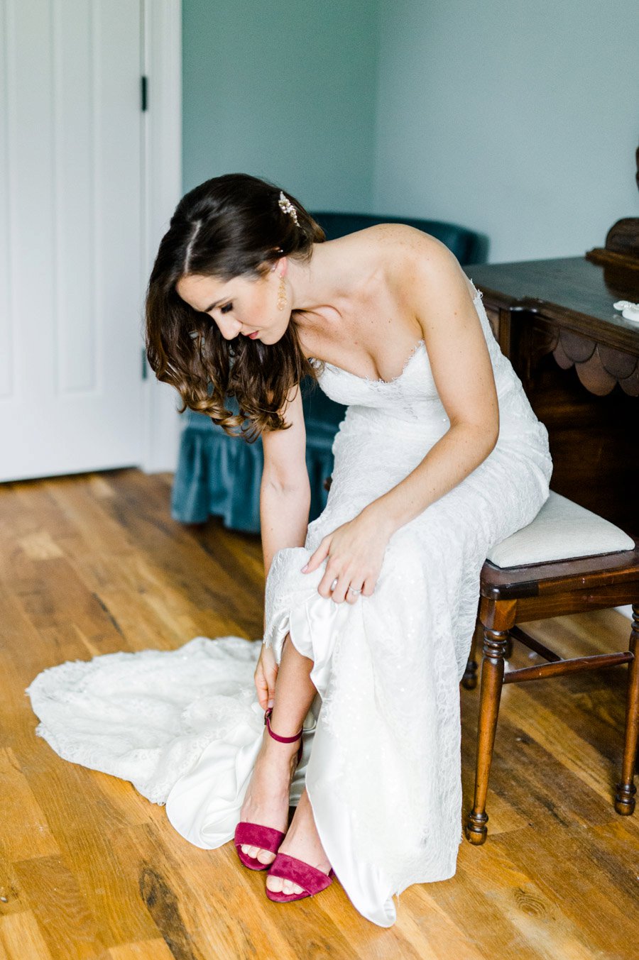 Berry, Navy, & Green Organic North Carolina Wedding via TheELD.com