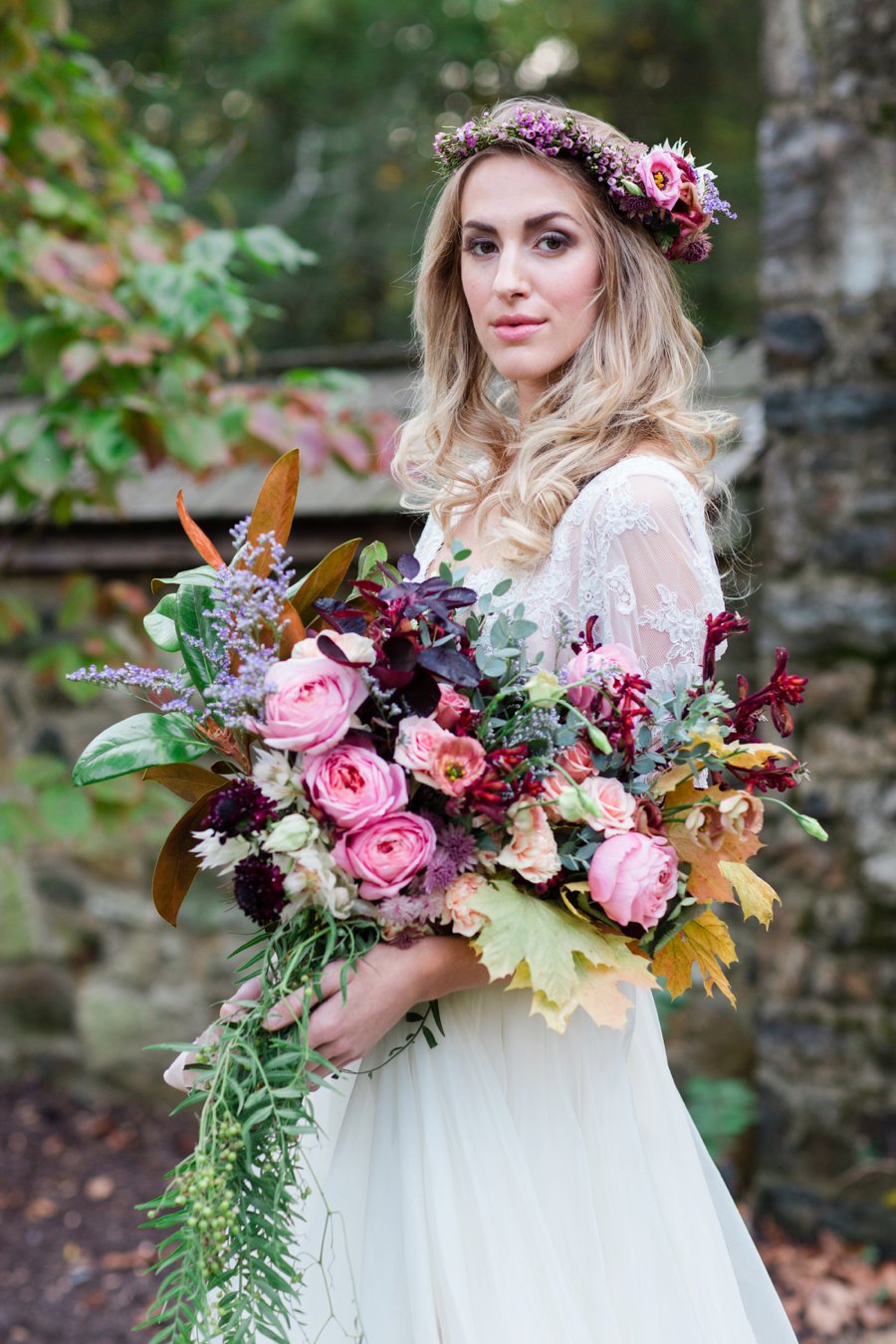 Bold Berry toned Vintage Inspired Wedding Ideas via TheELD.com