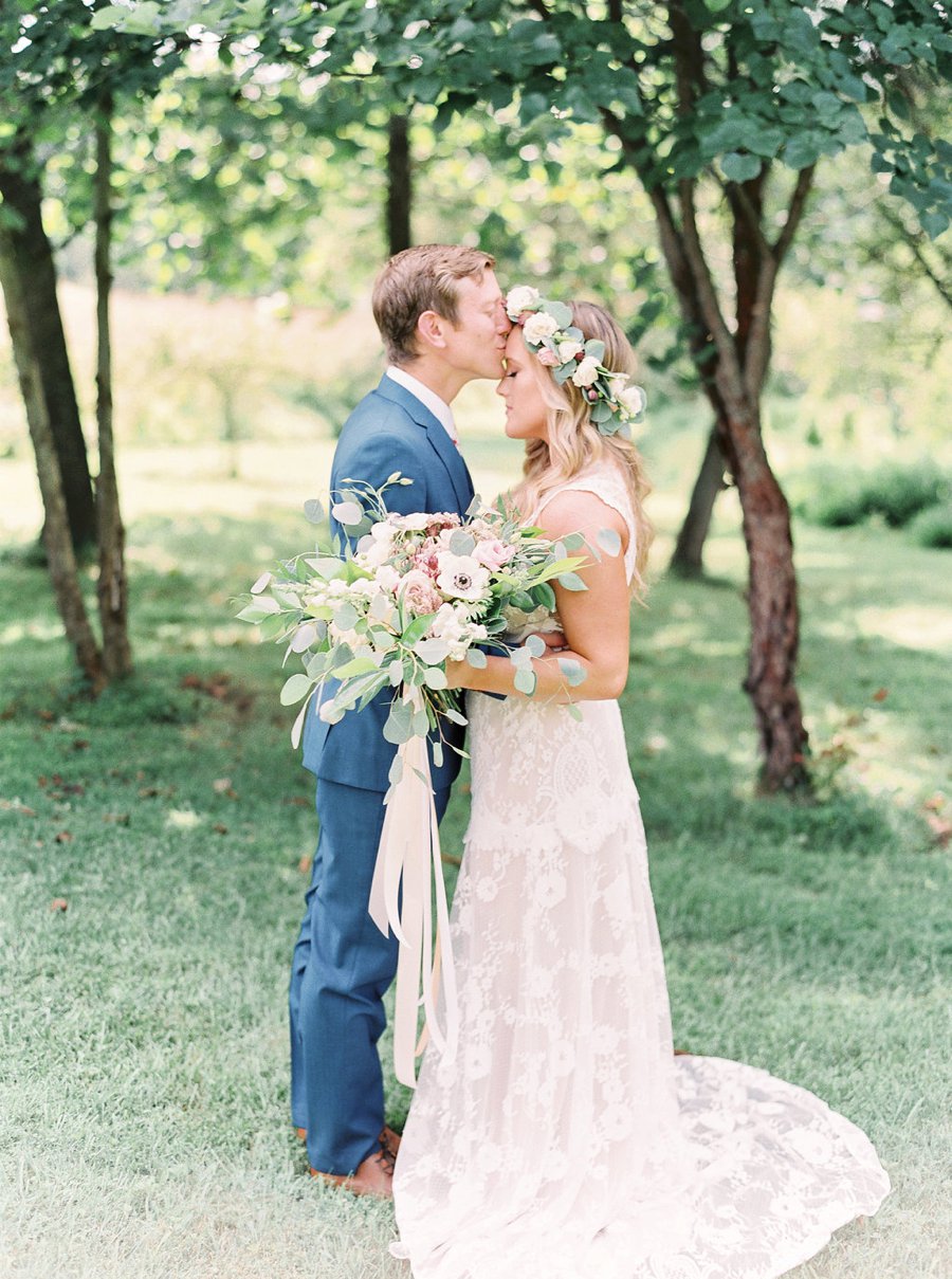 A Relaxed Bohemian Blush & Blue Maryland Wedding via TheELD.com