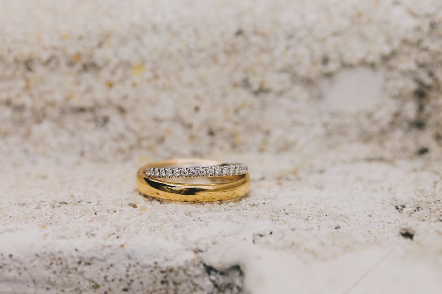 A Classic Green & White Florida Beach Wedding via TheELD.com