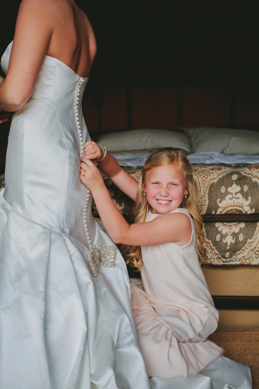 A Classic Green & White Florida Beach Wedding via TheELD.com