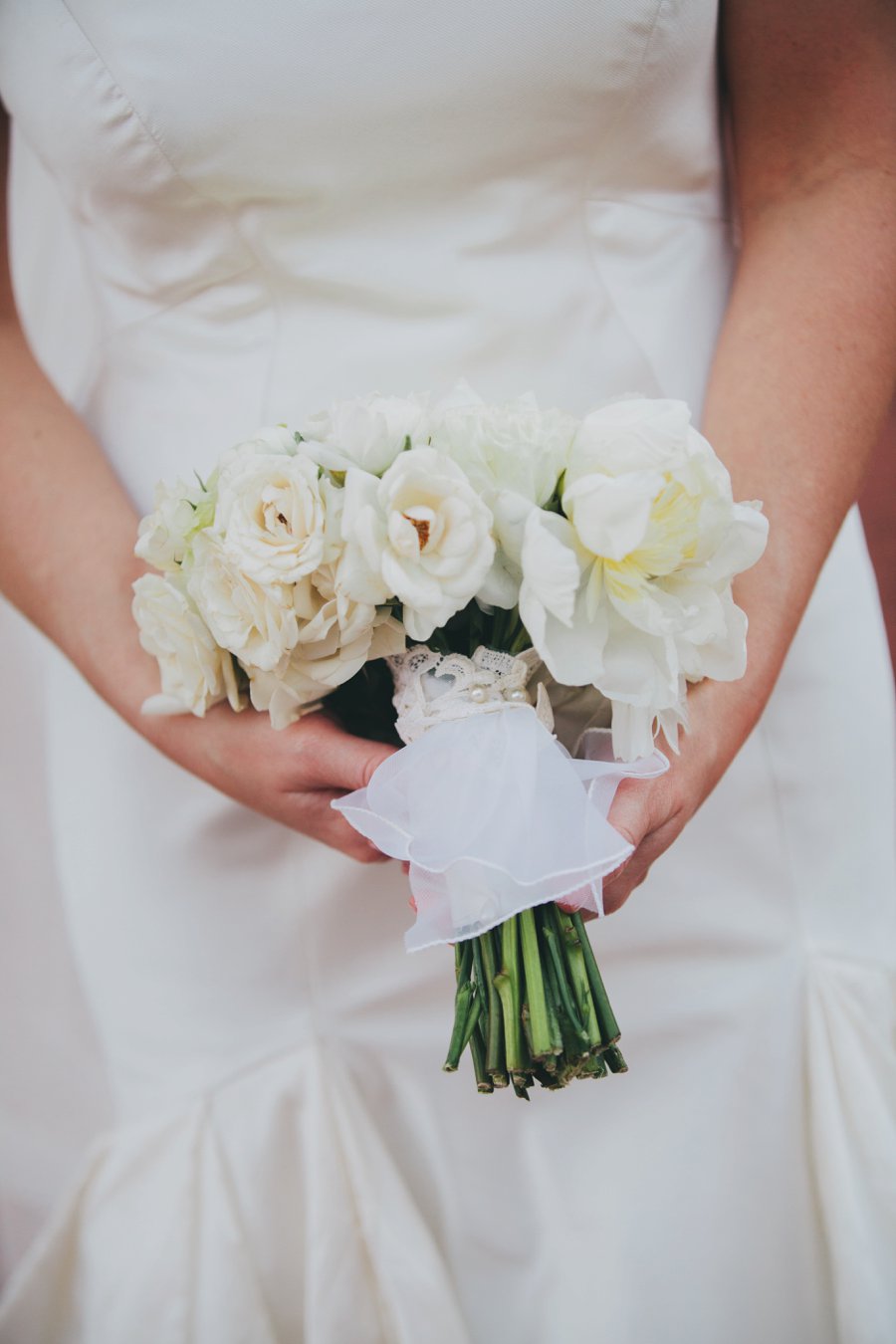 A Classic Green & White Florida Beach Wedding via TheELD.com