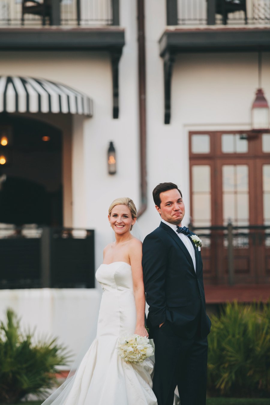 A Classic Green & White Florida Beach Wedding via TheELD.com