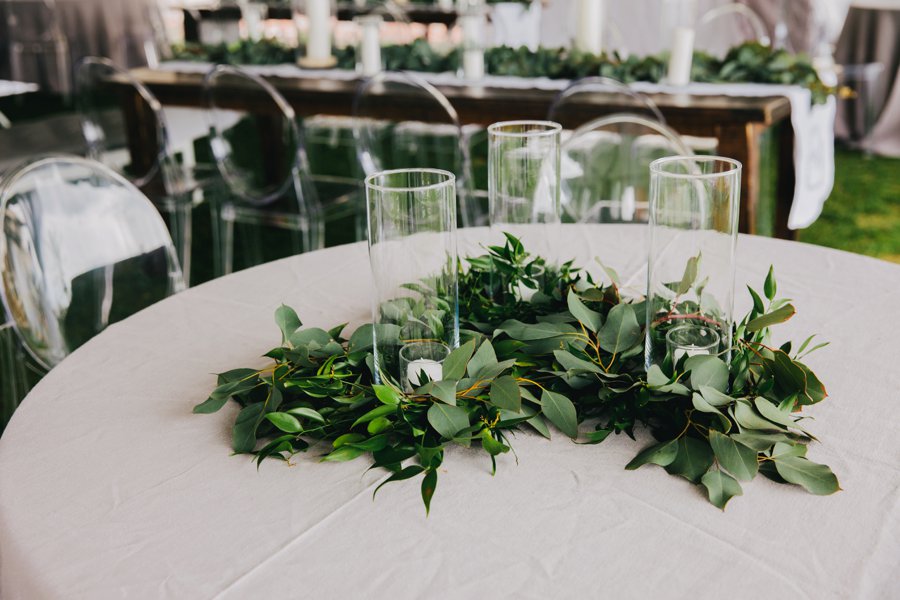 A Classic Green & White Florida Beach Wedding via TheELD.com