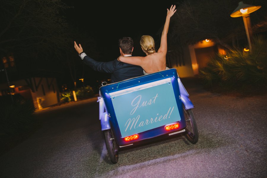 A Classic Green & White Florida Beach Wedding via TheELD.com