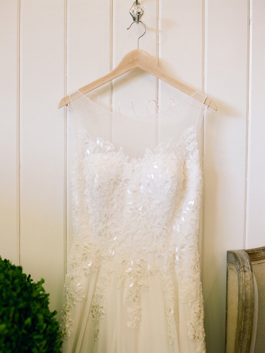 Classic Blush, White, & Greenery Georgia Wedding via TheELD.com