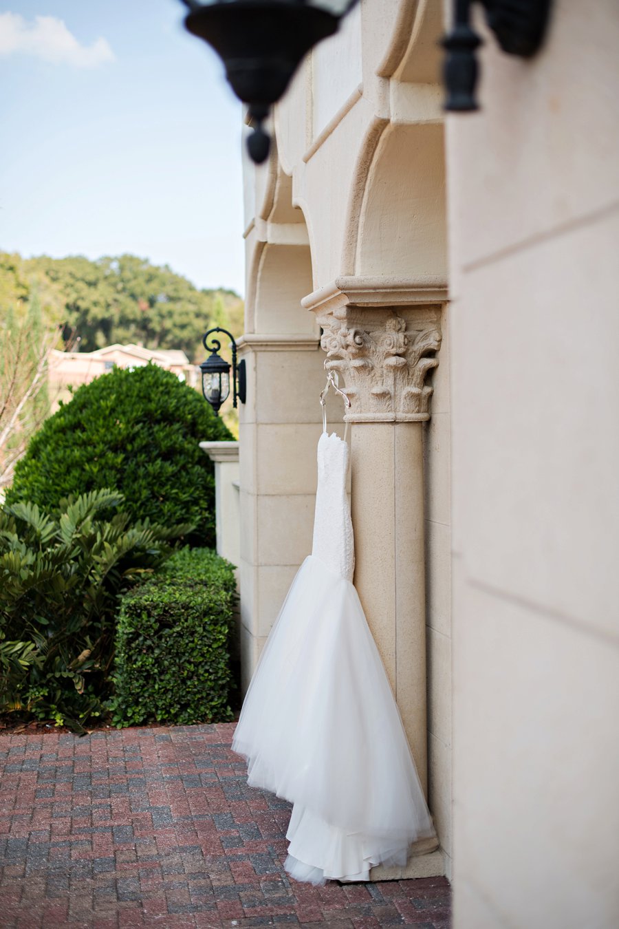 An Elegant White & Blush Rustic Florida Wedding via TheELD.com