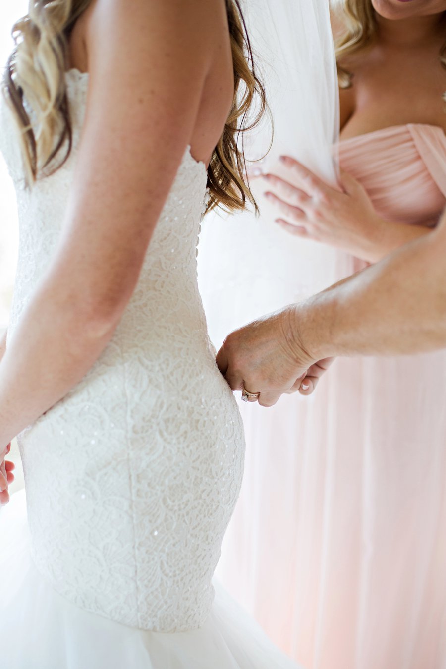 An Elegant White & Blush Rustic Florida Wedding via TheELD.com