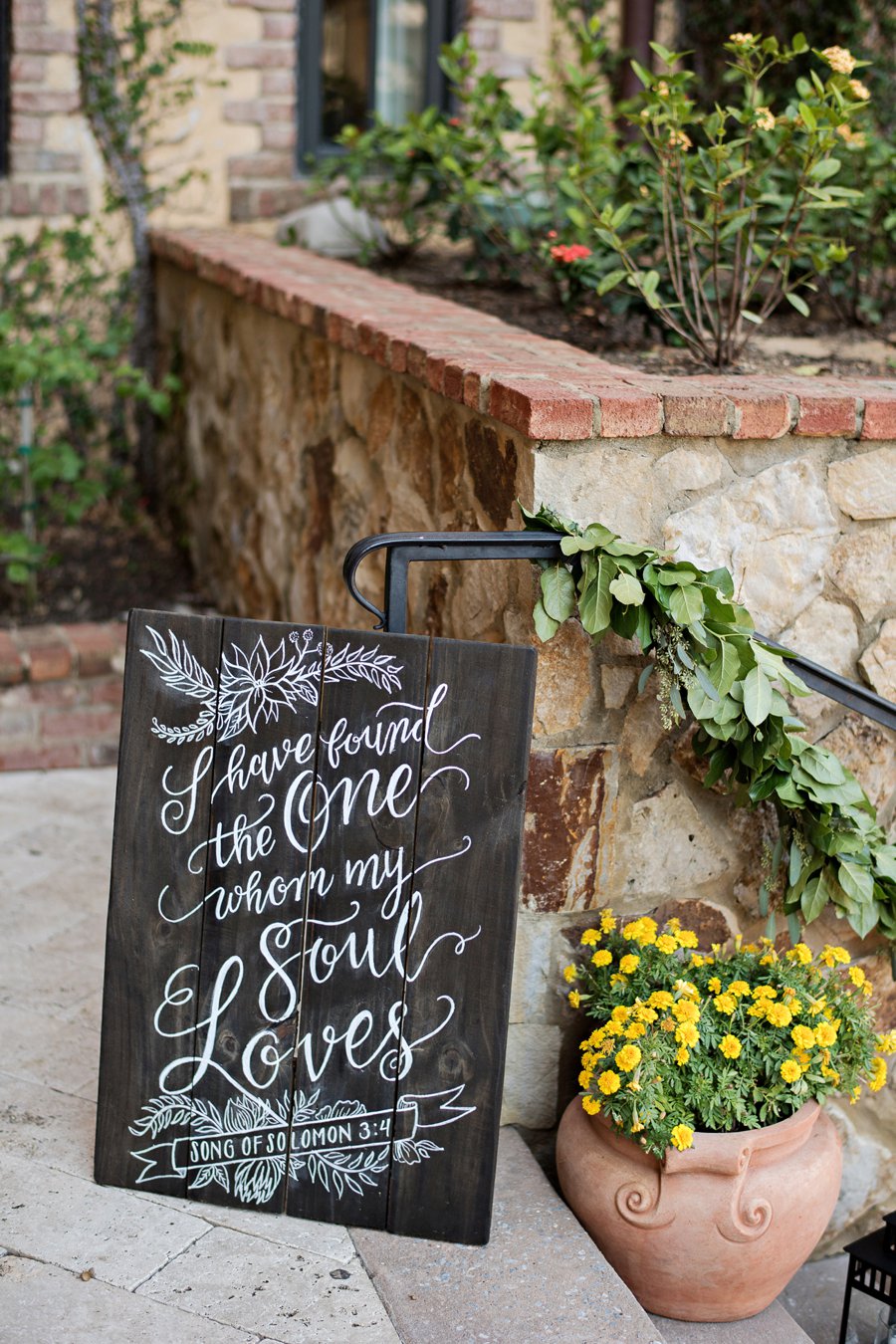 An Elegant White & Blush Rustic Florida Wedding via TheELD.com