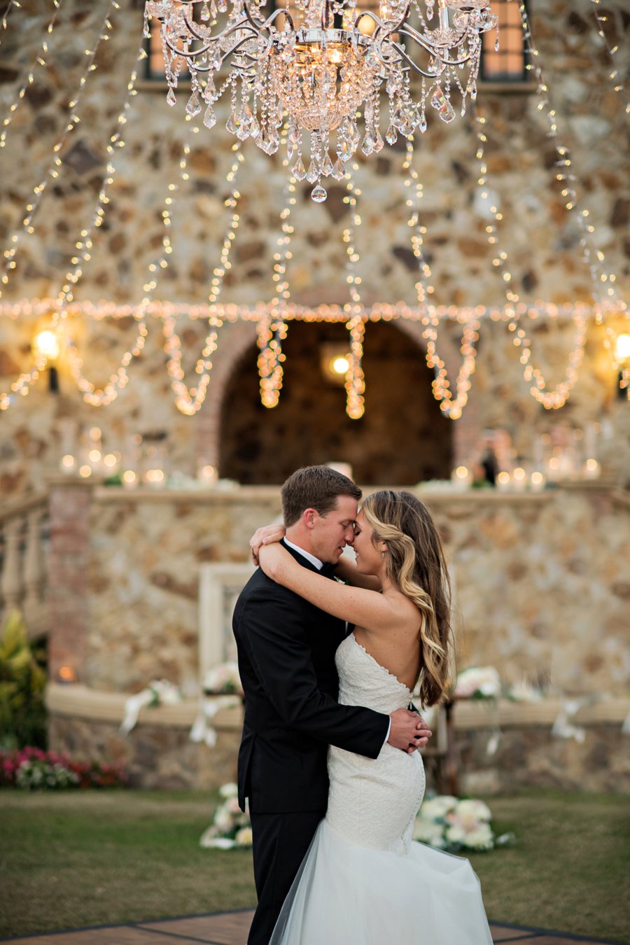 An Elegant White & Blush Rustic Florida Wedding via TheELD.com