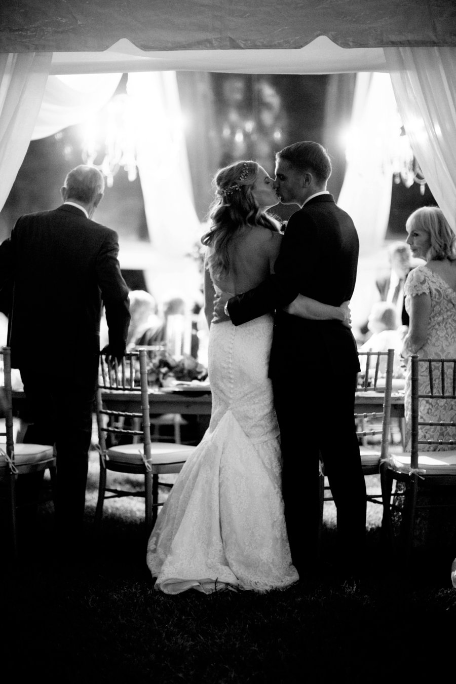 A Classic Blue, Green & White Texas Wedding via TheELD.com