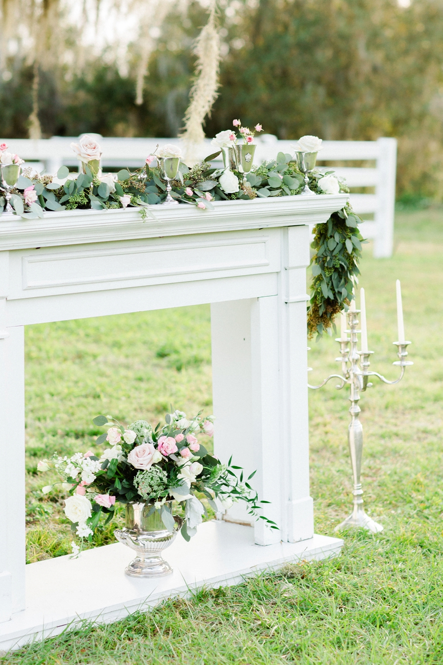 Romantic Blush & White Kentucky Derby Inspired Wedding Ideas via TheELD.com