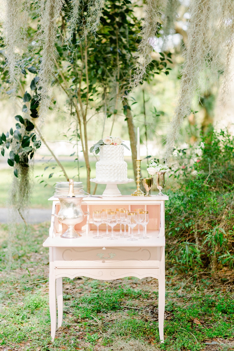 Romantic Blush & White Kentucky Derby Inspired Wedding Ideas via TheELD.com