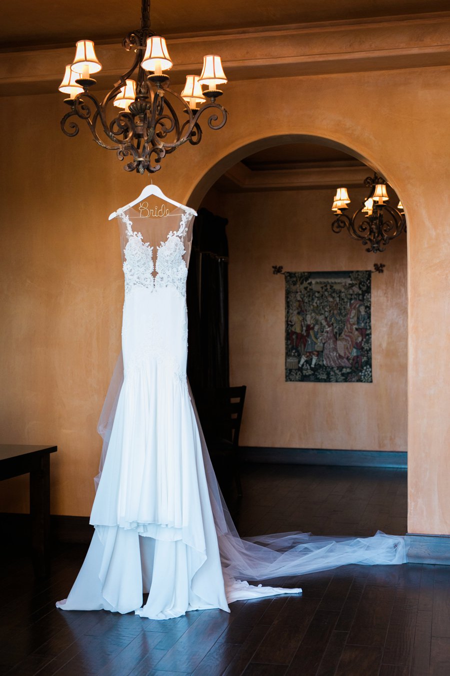 An Elegant White & Silver Central Florida Wedding via TheELD.com