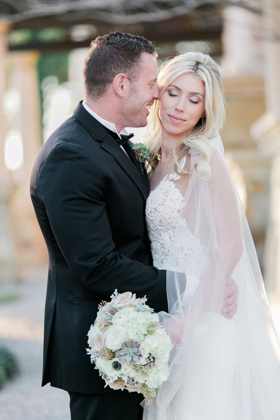 An Elegant White & Silver Central Florida Wedding via TheELD.com