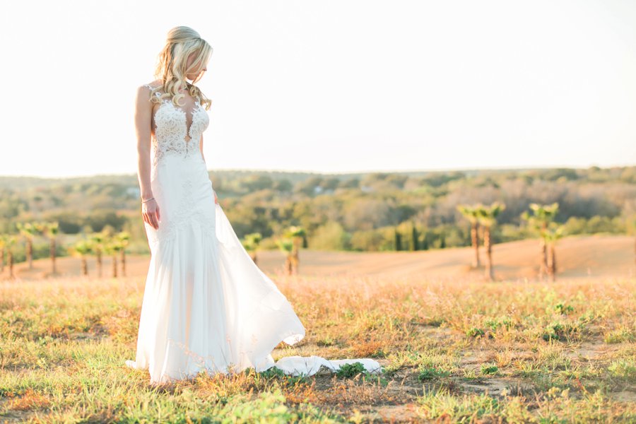 An Elegant White & Silver Central Florida Wedding via TheELD.com