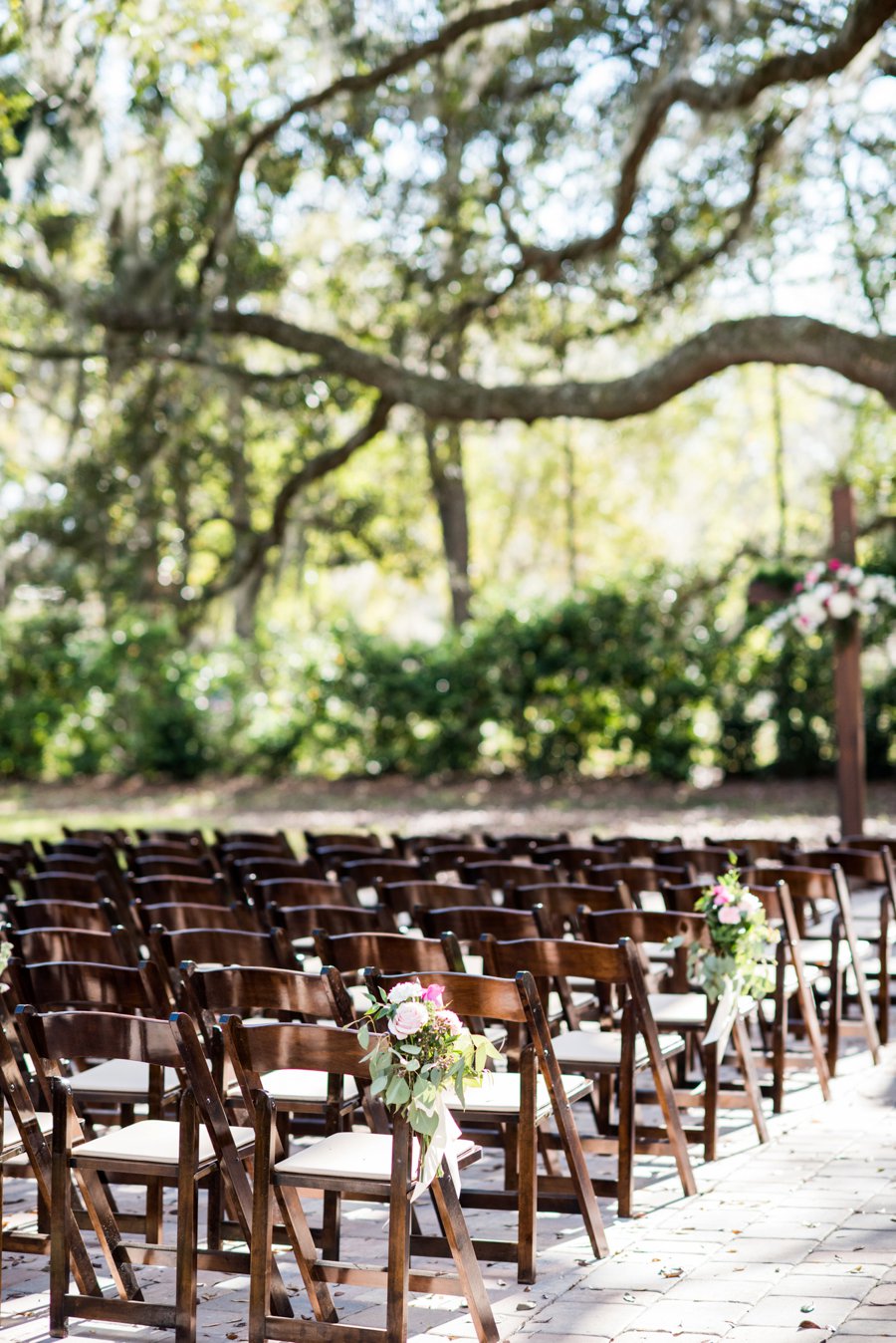 A Pink and Teal Rustic Florida Wedding via TheELD.com