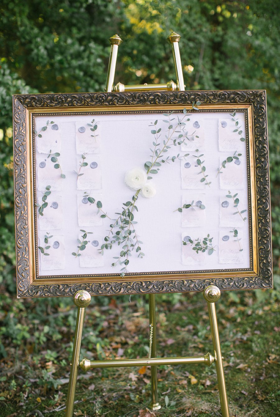 Organic White & Gold Luxe Wedding Ideas via TheELD.com