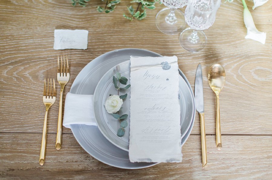 Organic White & Gold Luxe Wedding Ideas via TheELD.com