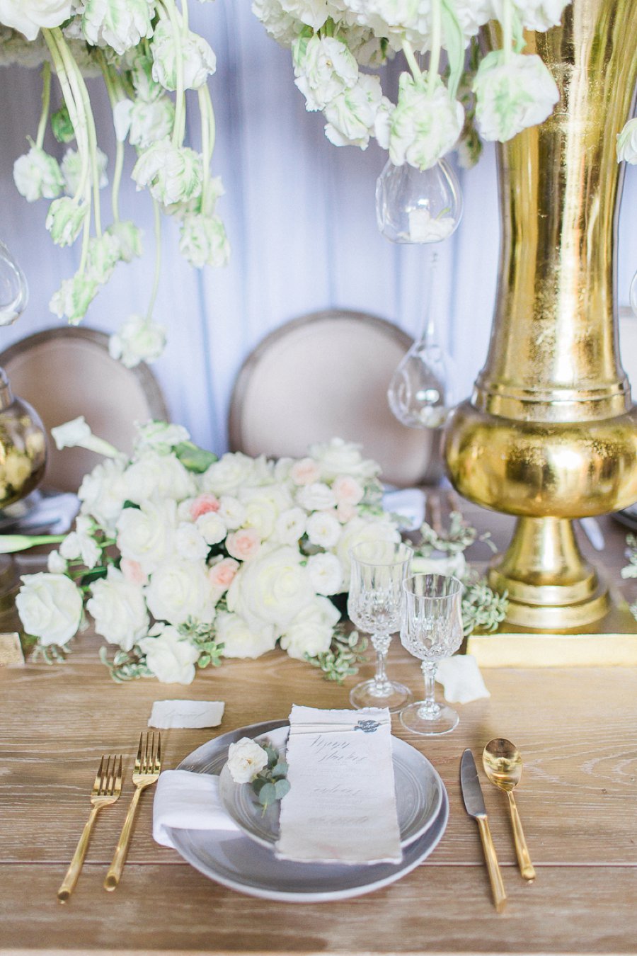 Organic White & Gold Luxe Wedding Ideas via TheELD.com