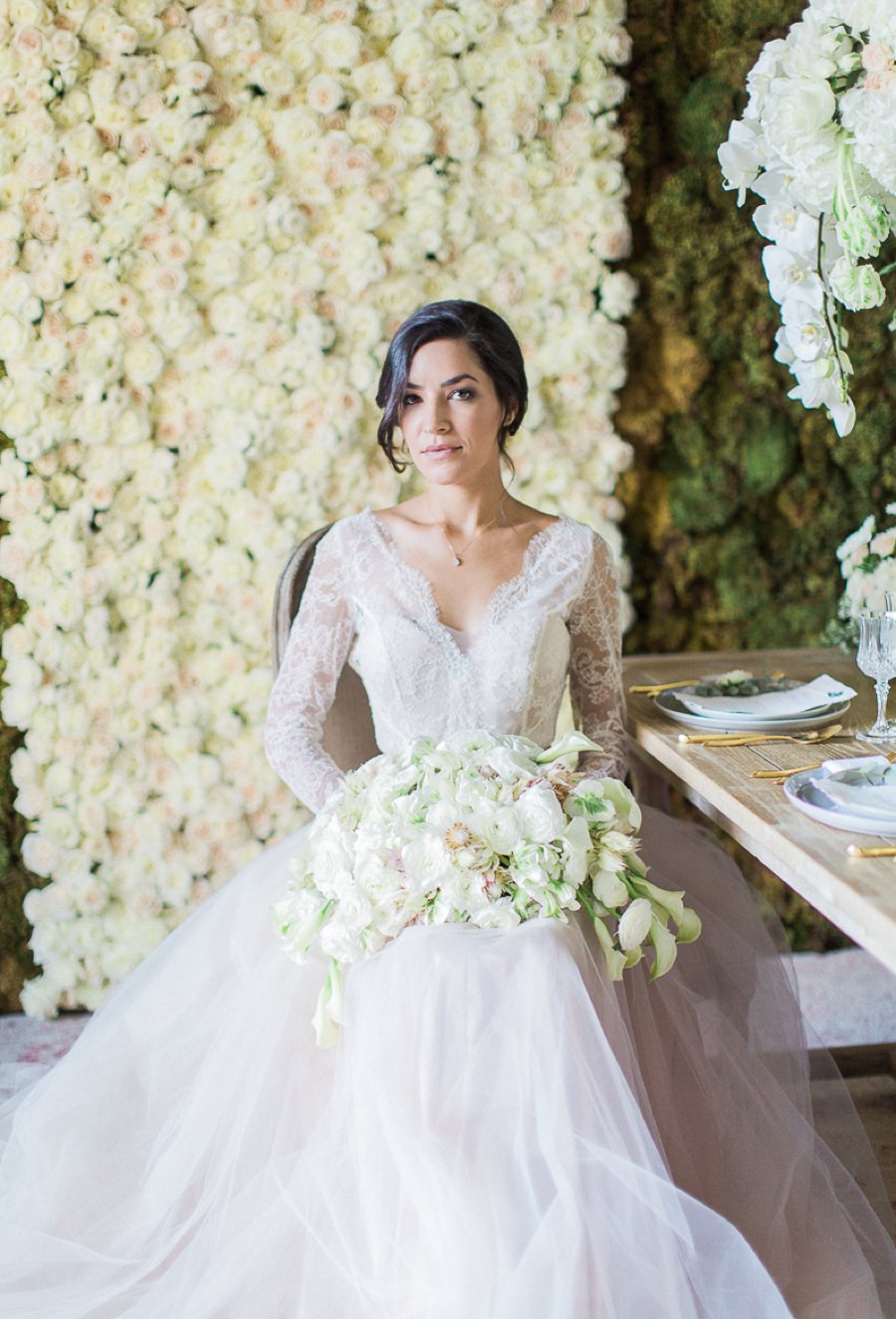 Organic White & Gold Luxe Wedding Ideas via TheELD.com