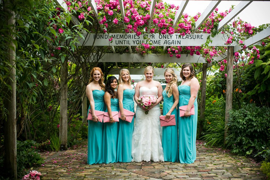 A Preppy Pink, Navy, & Teal Pacific Northwest Wedding via TheELD.com