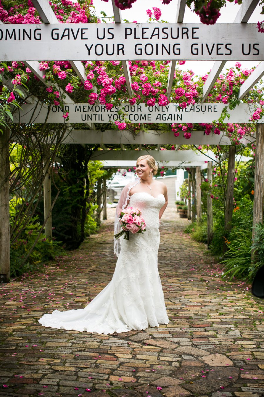 A Preppy Pink, Navy, & Teal Pacific Northwest Wedding via TheELD.com