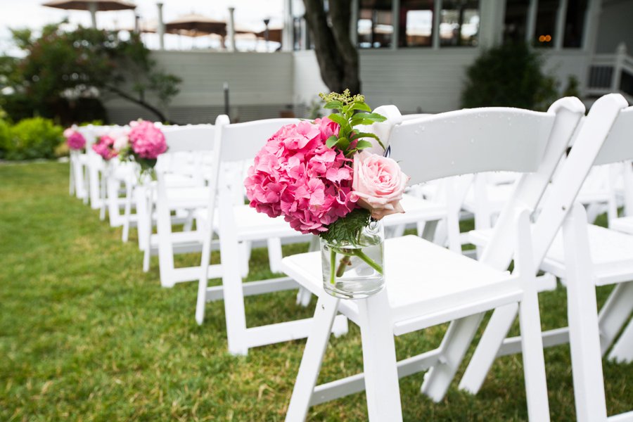 A Preppy Pink, Navy, & Teal Pacific Northwest Wedding via TheELD.com