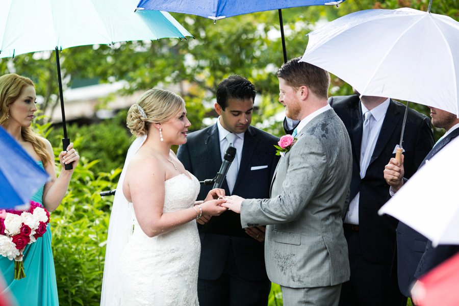 A Preppy Pink, Navy, & Teal Pacific Northwest Wedding via TheELD.com