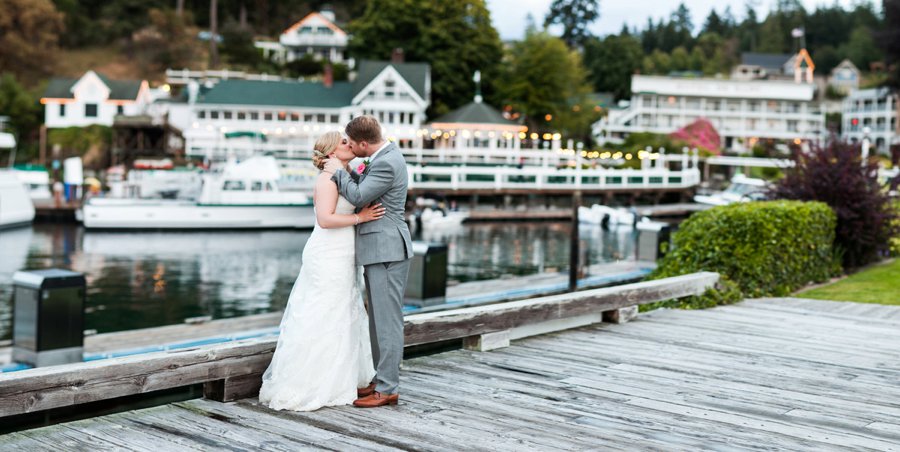 A Preppy Pink, Navy, & Teal Pacific Northwest Wedding via TheELD.com